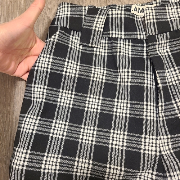 I. Am. Gia. Pants black and white. - Picture 3 of 8